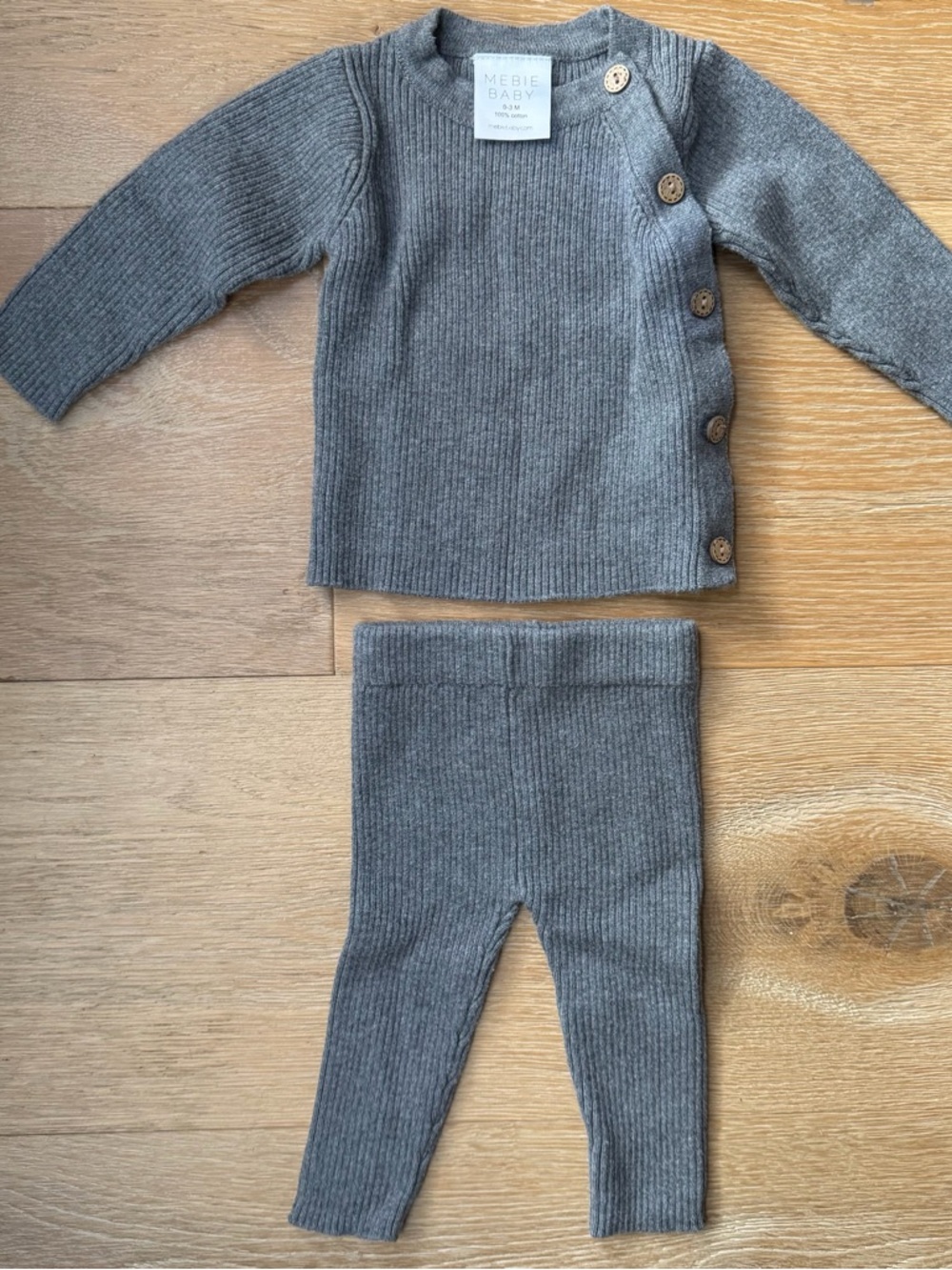 MEBIE BABY Ribbed Knit Baby Set in Gray